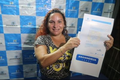 notícia: Famílias do Curuçambá são beneficiadas com título de propriedade pelo programa “ Ananindeua Legal”