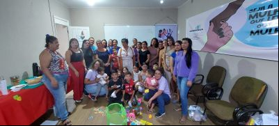 notícia: Natal Solidário da SEMMU leva esperança e alegria às mulheres de Ananindeua