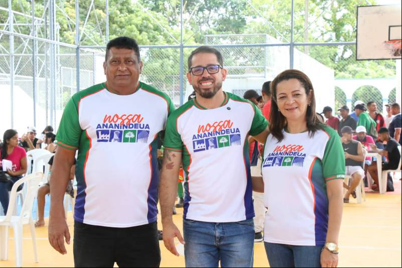 O secretário adjunto da SEURB, Sérgio Rato; O vice-prefeito de Ananindeua, Hugo Ataíde; e a secretária da SEURB, Marilene Pinheiro durante as comemorações