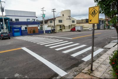 notícia: Prefeitura de Ananindeua revitaliza faixa de pedestre na travessa WE 32, no bairro do Coqueiro