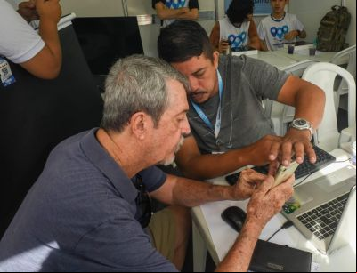 notícia: Empreendedores e comerciantes cadastrados em áreas de negócio no "Prefeitura em Movimento"