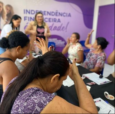 notícia: Casa da Mulher Brasileira de Ananindeua promove curso de automaquiagem em homenagem ao Dia das Mães